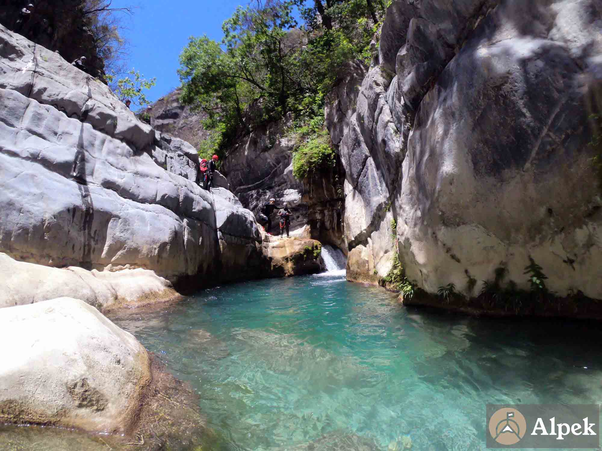 Cañón Matacanes con agua turquesa